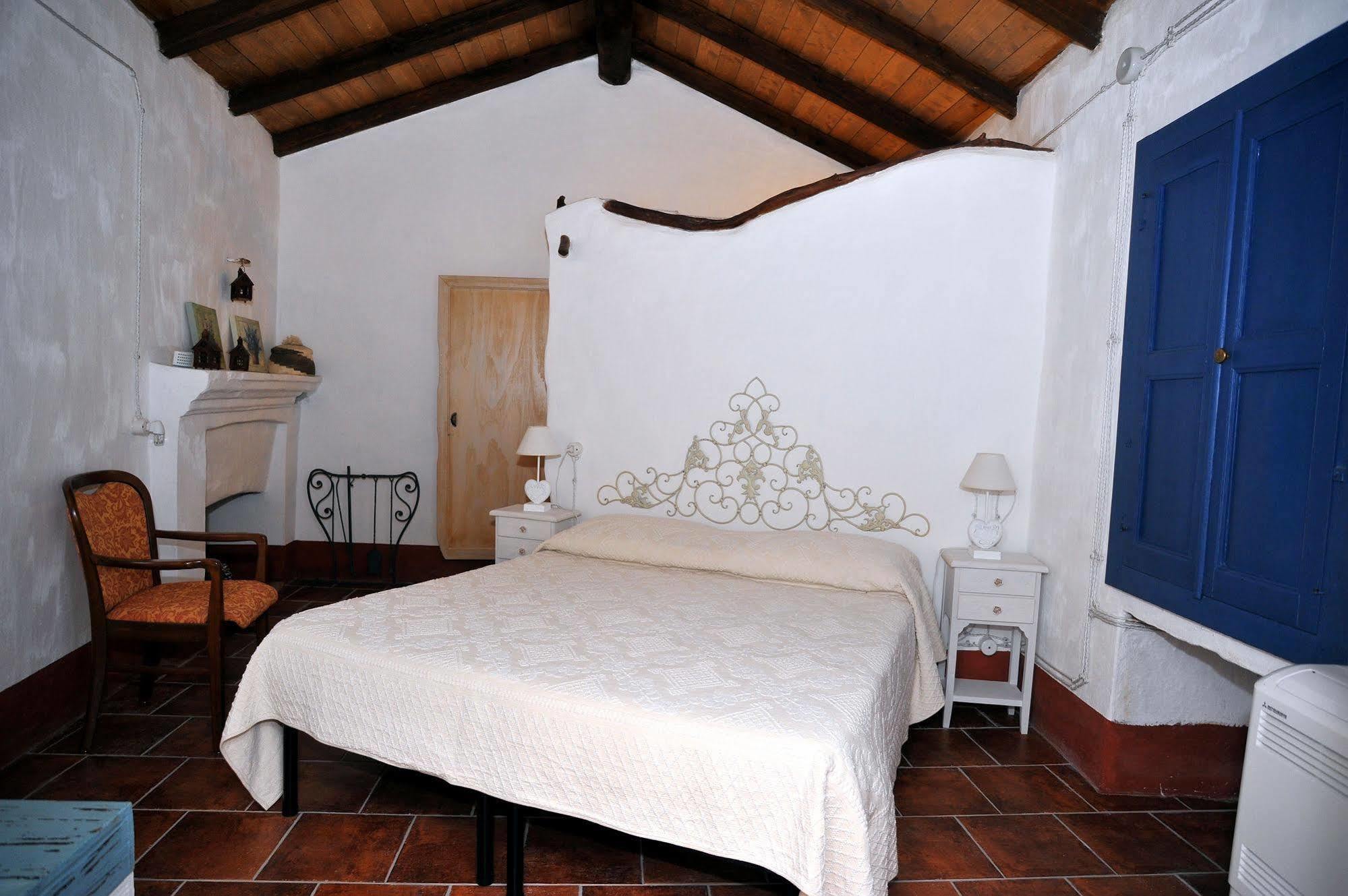 Bed & Breakfast Corte San Lussorio Oliena